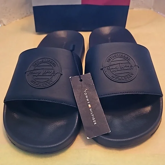 TOMMY HILFIGER - Picture 6 of 9